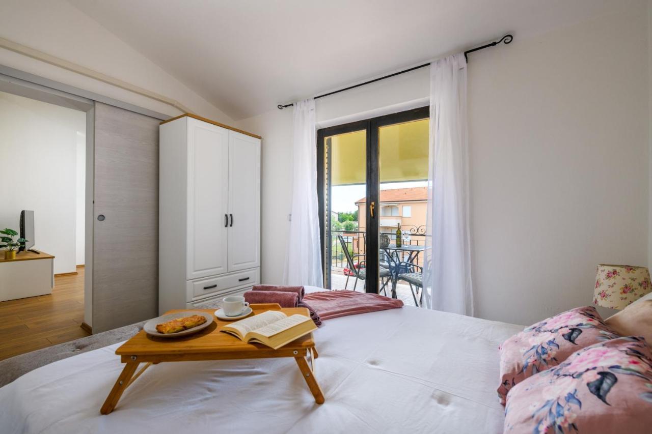 Apartments Perkovic Фажана Екстер'єр фото