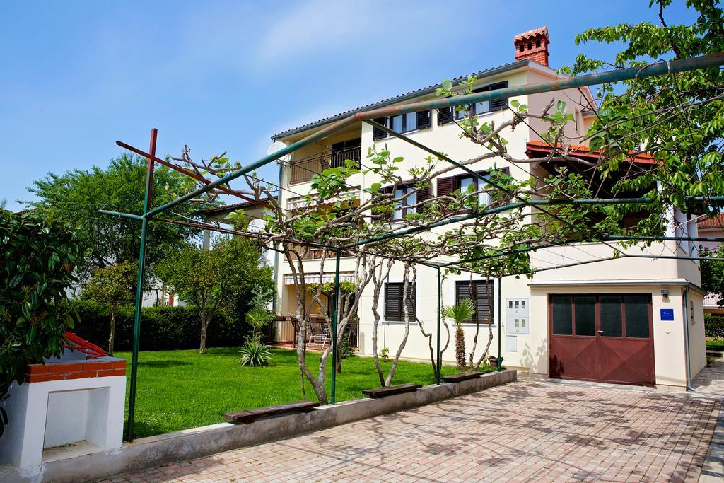 Apartments Perkovic Фажана Екстер'єр фото